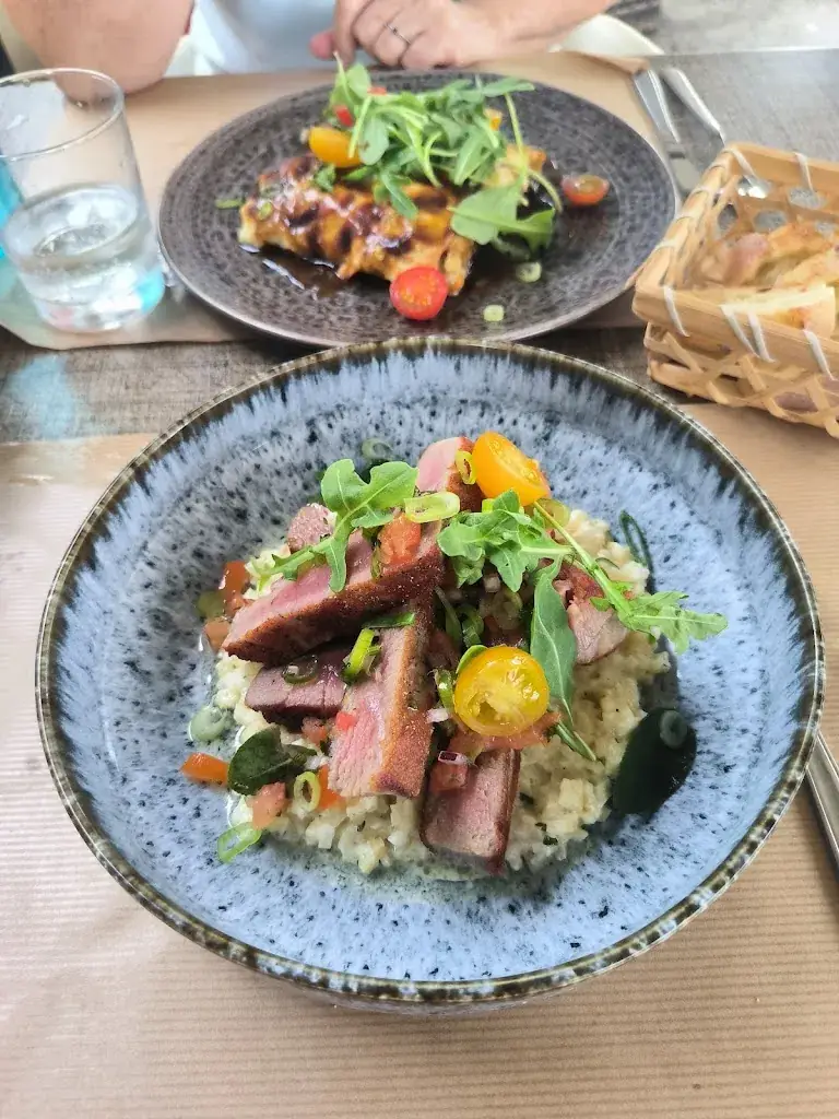 patrick oruezabal_La casa di papa_Hinx_review