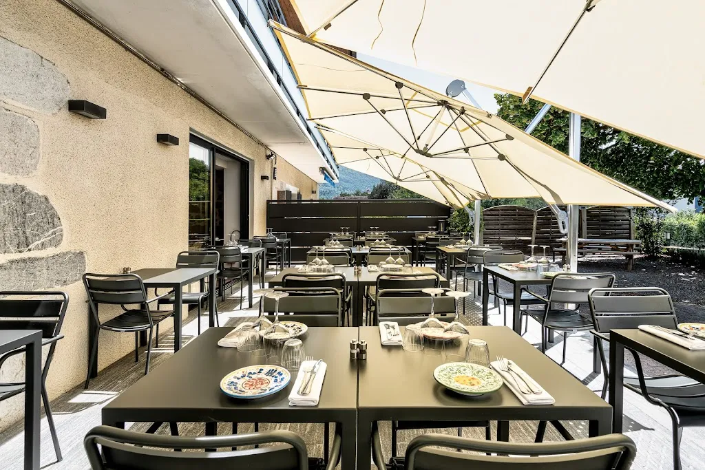 Les Quatre Gourmets restaurant in Annecy