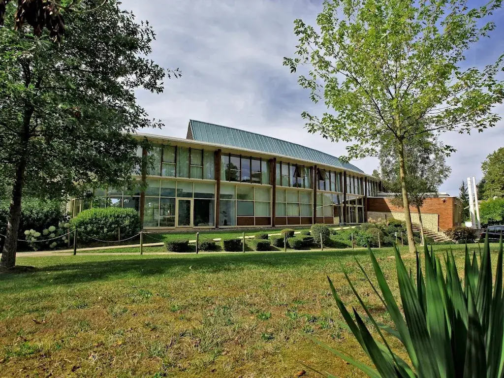 HOTEL RESTAURANT DES LACS D'HALCO - 40700 restaurant in Hagetmau