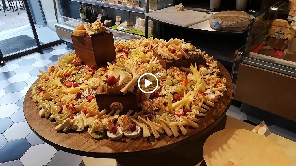 Cheese Phil 'cheeses_Issoire_slider_image_2