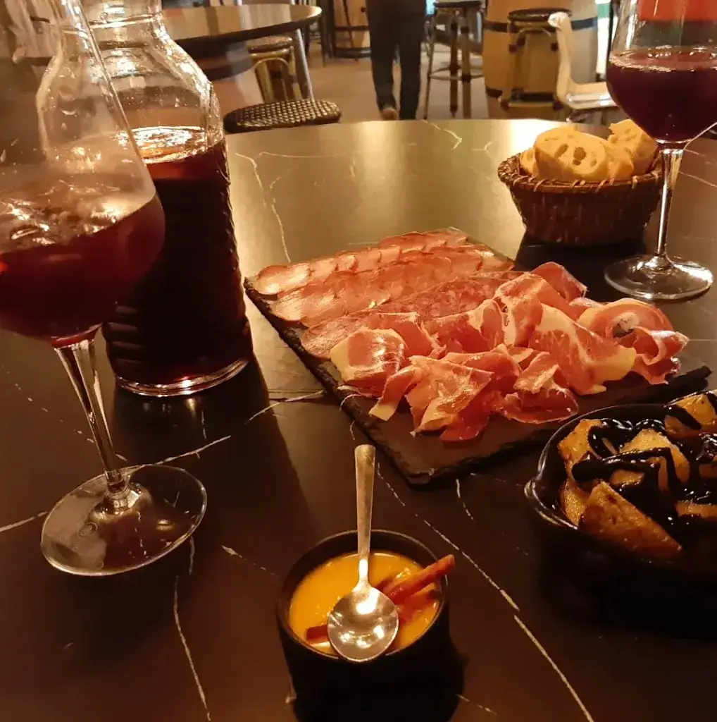 Justine Justin_Casa Delicia_Idron_review