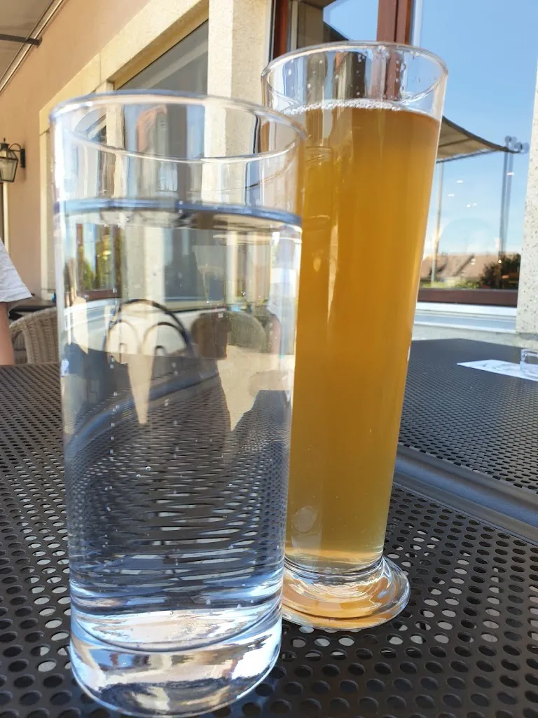 Finn Carlson_Confiserie, Salon de Thé Yves Hohl_L'Isle_review