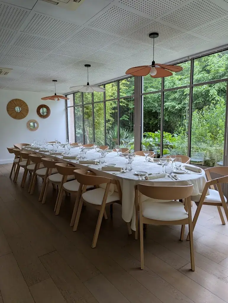 Mesa restaurant in Croutelle