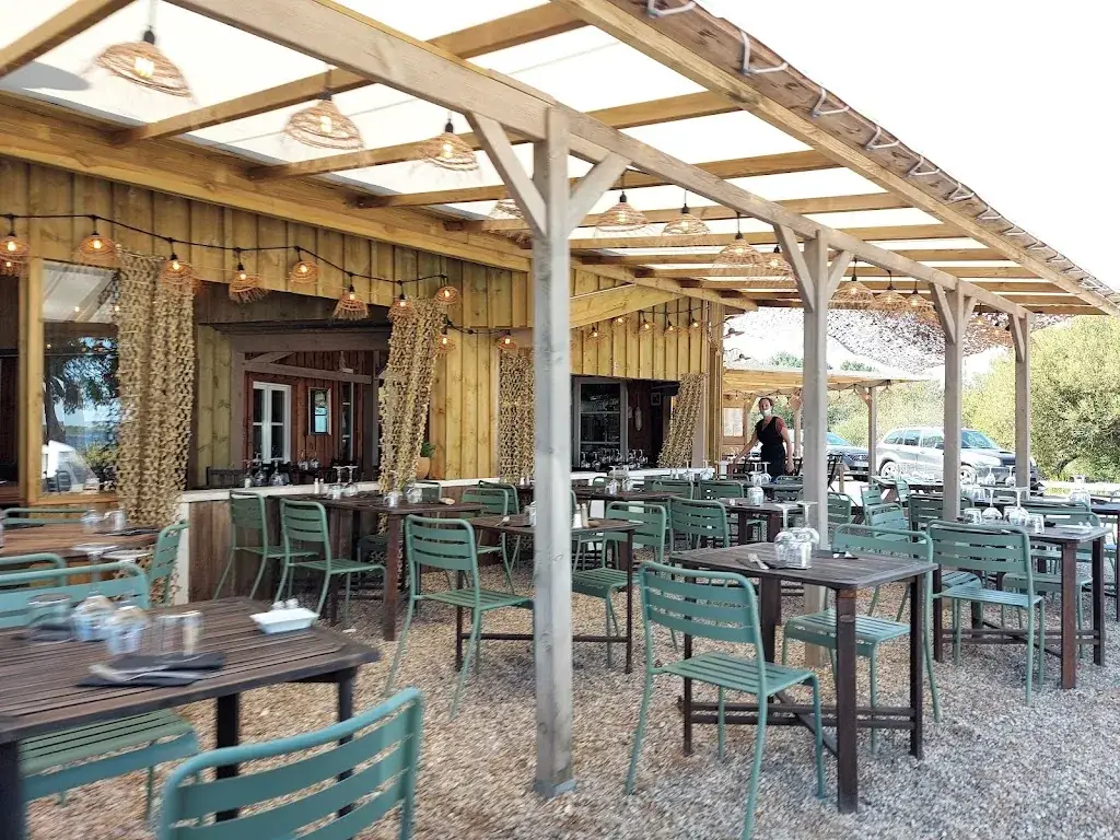 Le Nautique restaurant in Hourtin