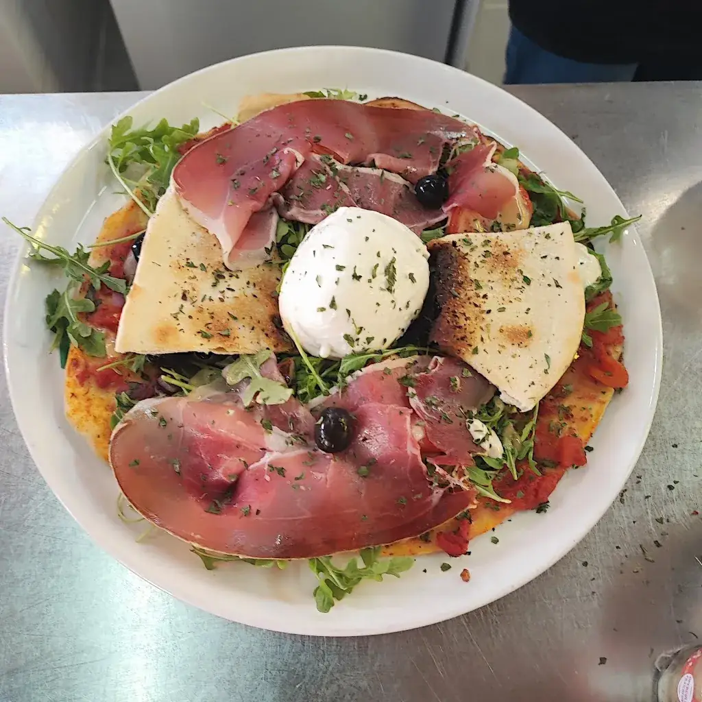 La Marina /Pizzéria Marina Calzonaria _Hourtin_slider_image_2