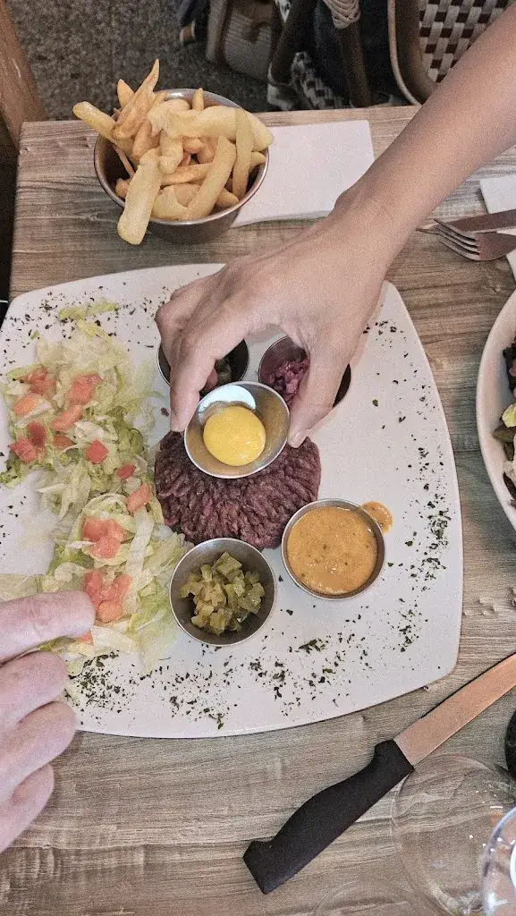 Hugues_La Brasserie du Port_Hourtin_review