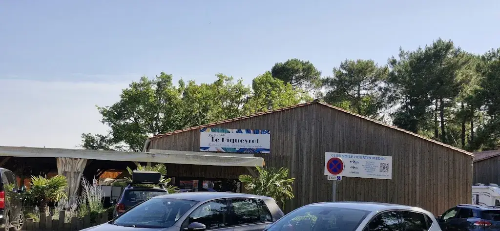 Restaurant le piqueyrot restaurant in Hourtin