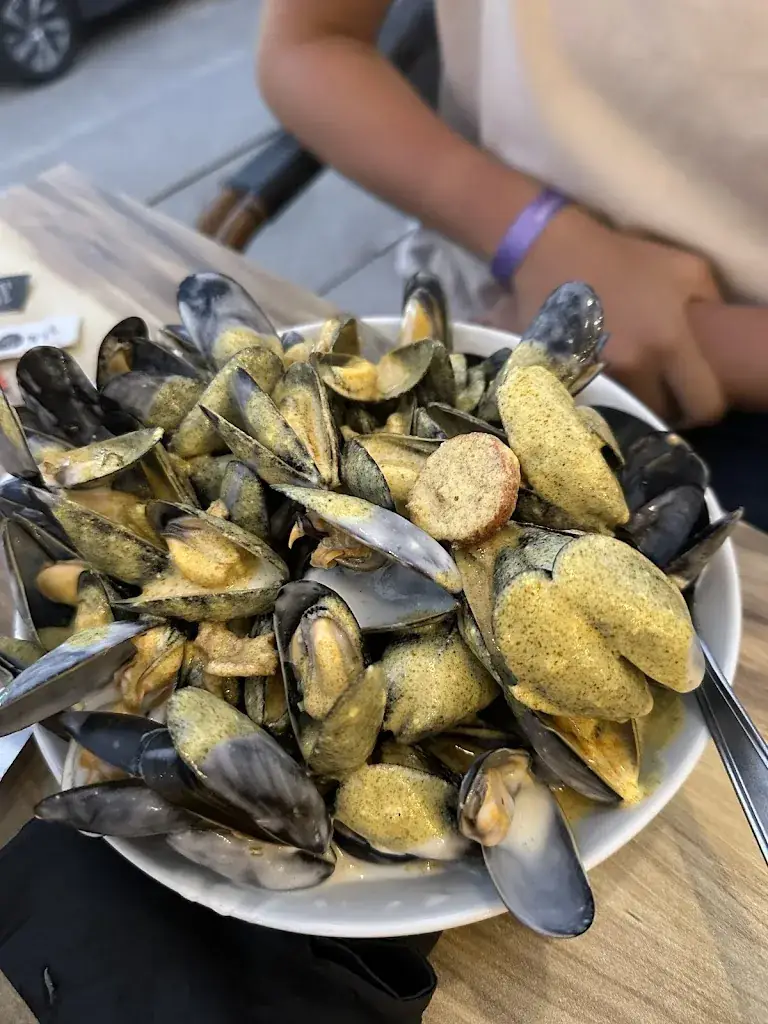 Ewa Zeller_Restaurant Aux Moules_Hourtin_review