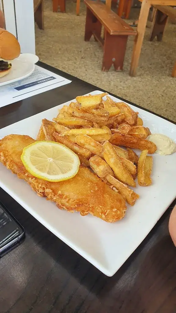 Lenka Leová_Restaurant Aux Moules_Hourtin_review