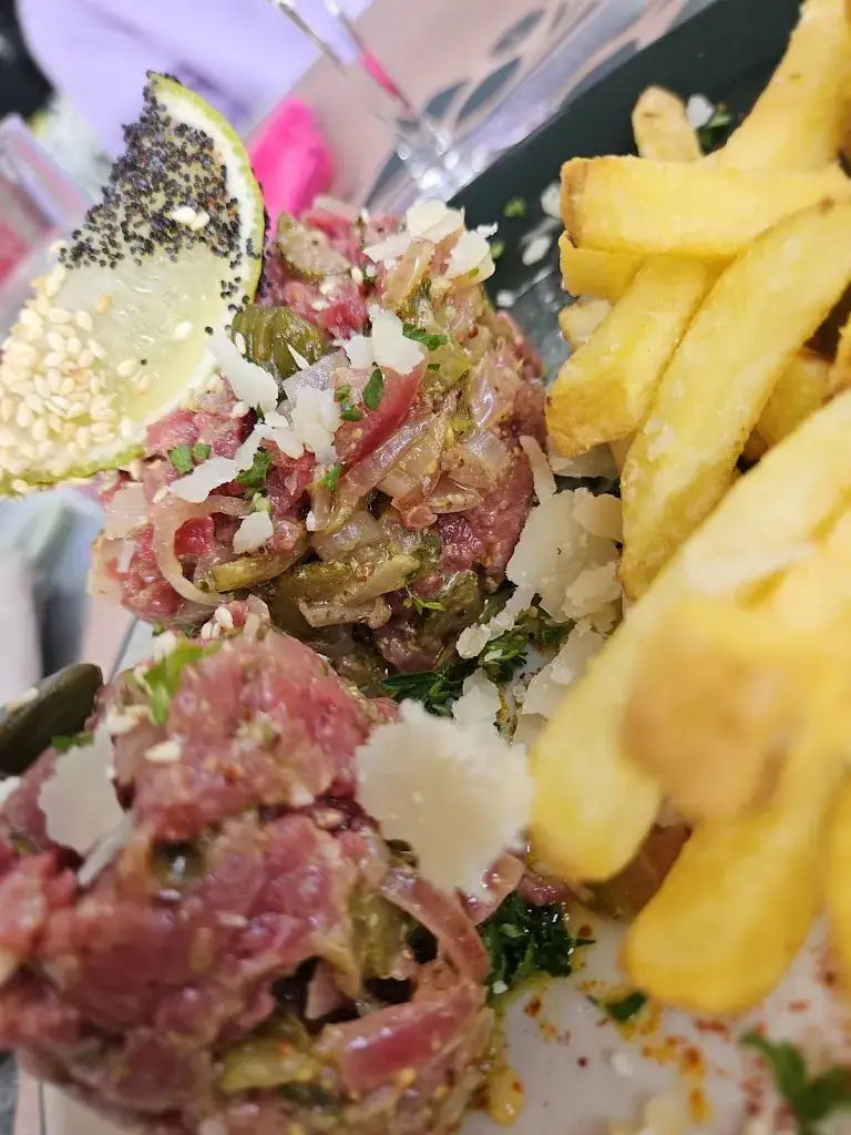 Toni Oh_Le Citron vert_Hourtin_review