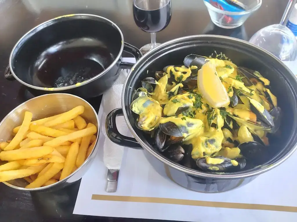 Moule frite maison a volonté LOS HERMANOS_Hourtin_slider_image_2