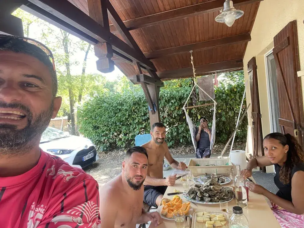 Ali Djouihel_Huîtres Vagabondes_Hourtin_review