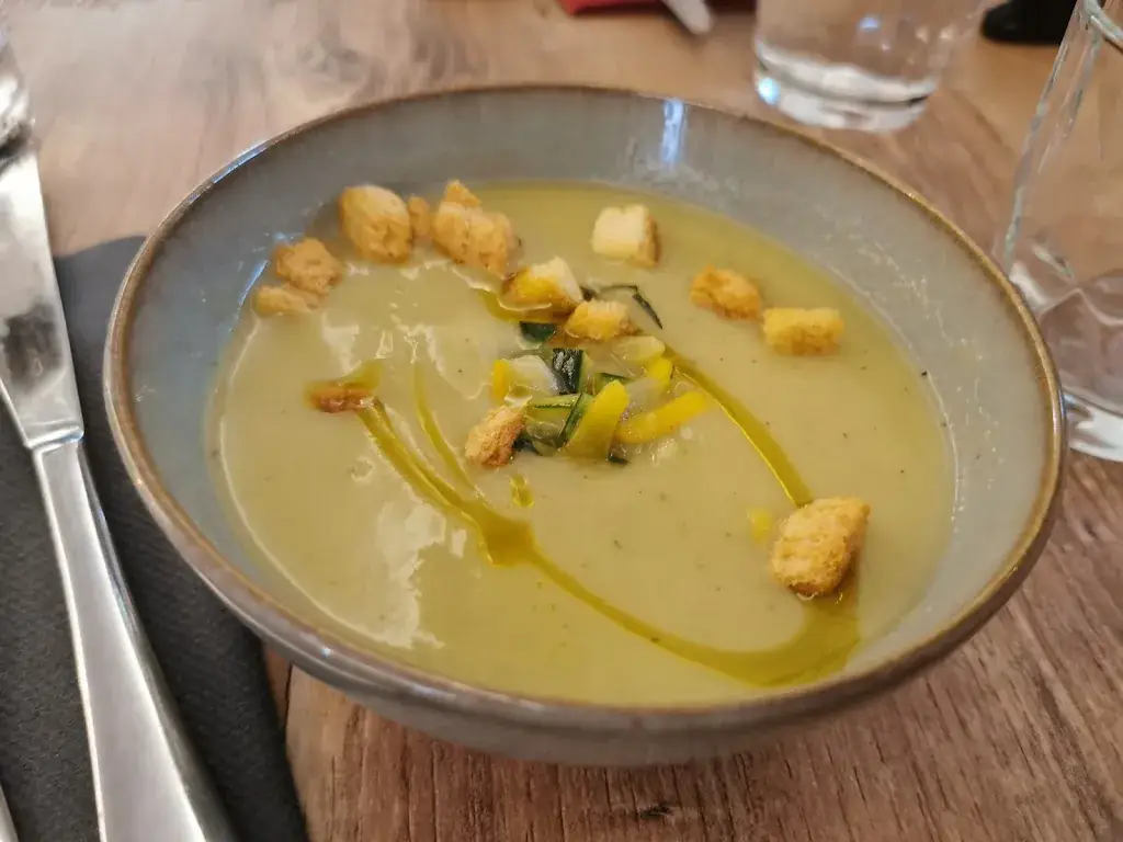 Roman Around The World_Brasserie de l’Hôtel de Paris_Hendaye_review