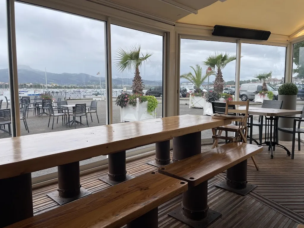 Le Chantier restaurant in Hendaye