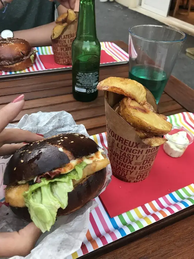 Adriana Daoust_Hell's Burger_Hendaye_review