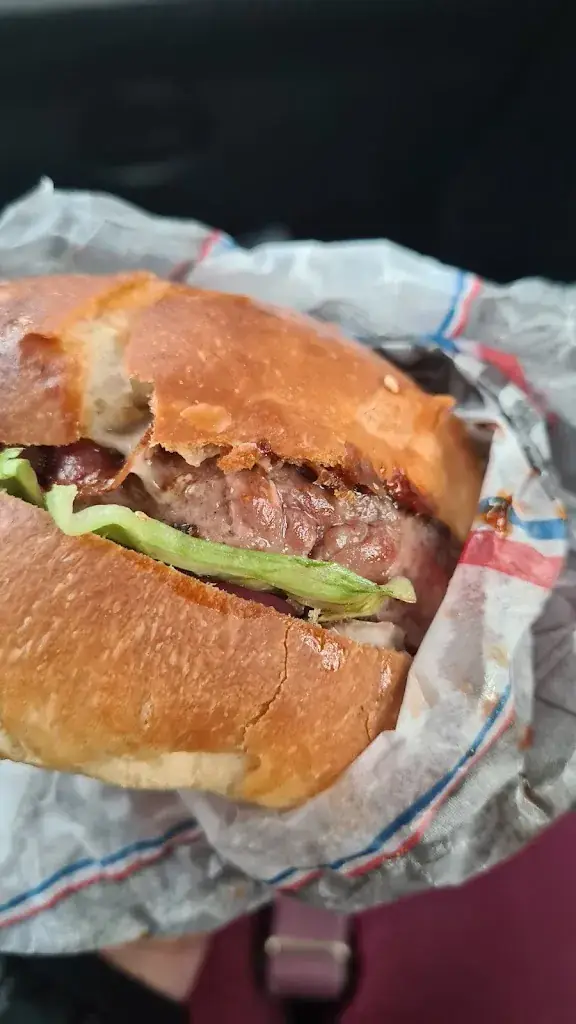 audrey portron_Hell's Burger_Hendaye_review