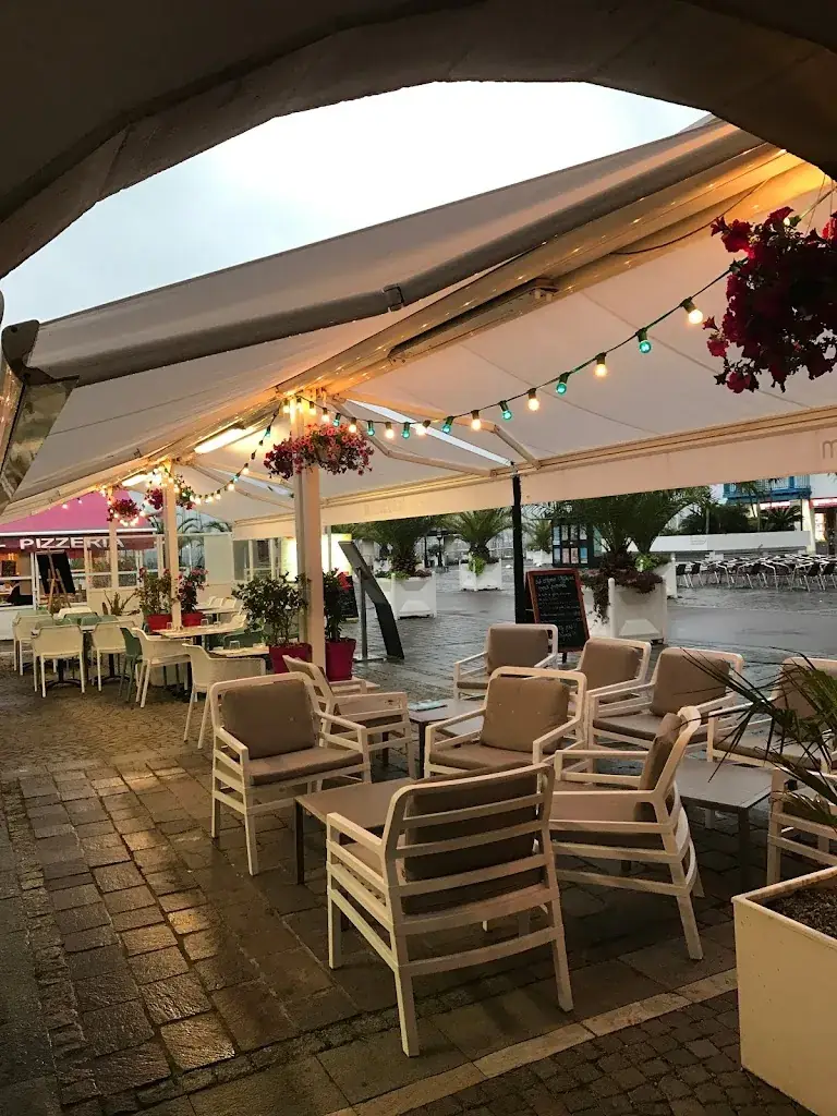 Crêperie -Brasserie Iguzkian restaurant in Hendaye