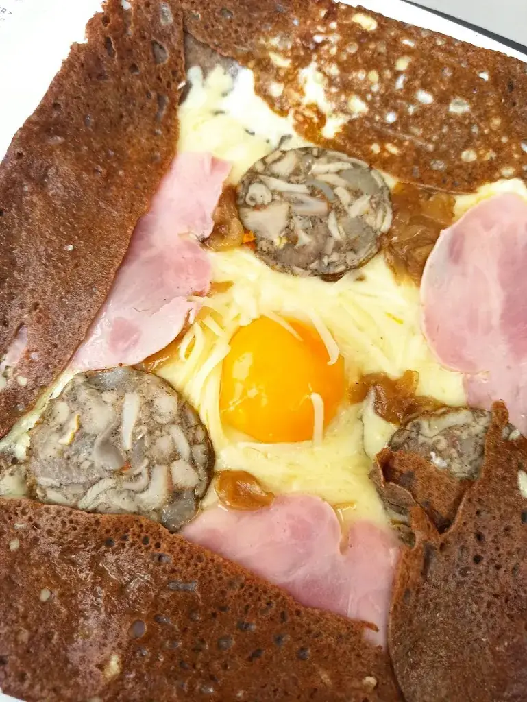 Crêperie -Brasserie Iguzkian_Hendaye_slider_image_3