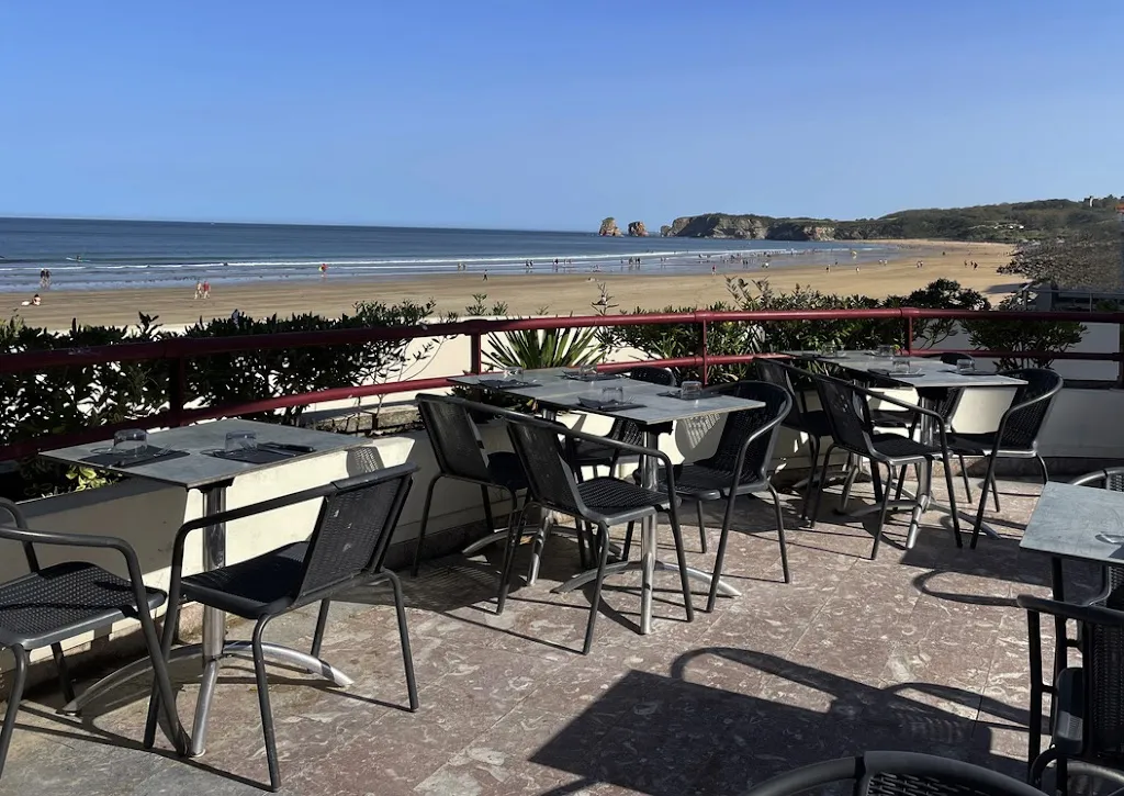 Côté Plage Hendaye restaurant in Hendaye
