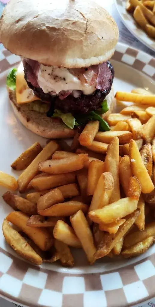 Moisés Olivera Navarro_Courtepaille_Issoire_review