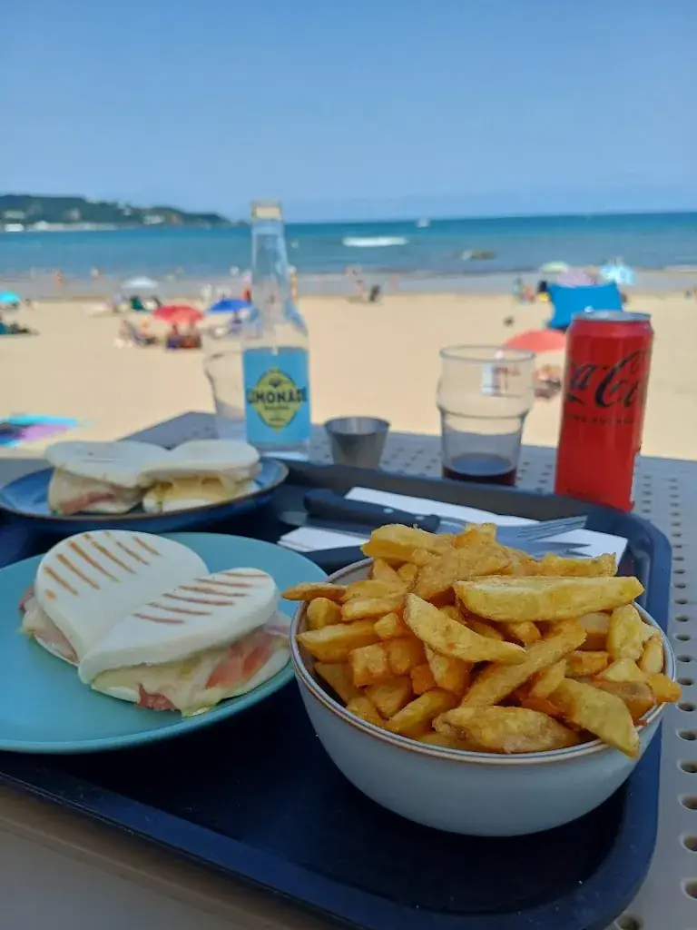 Denis P_Cabane Haitza_Hendaye_review