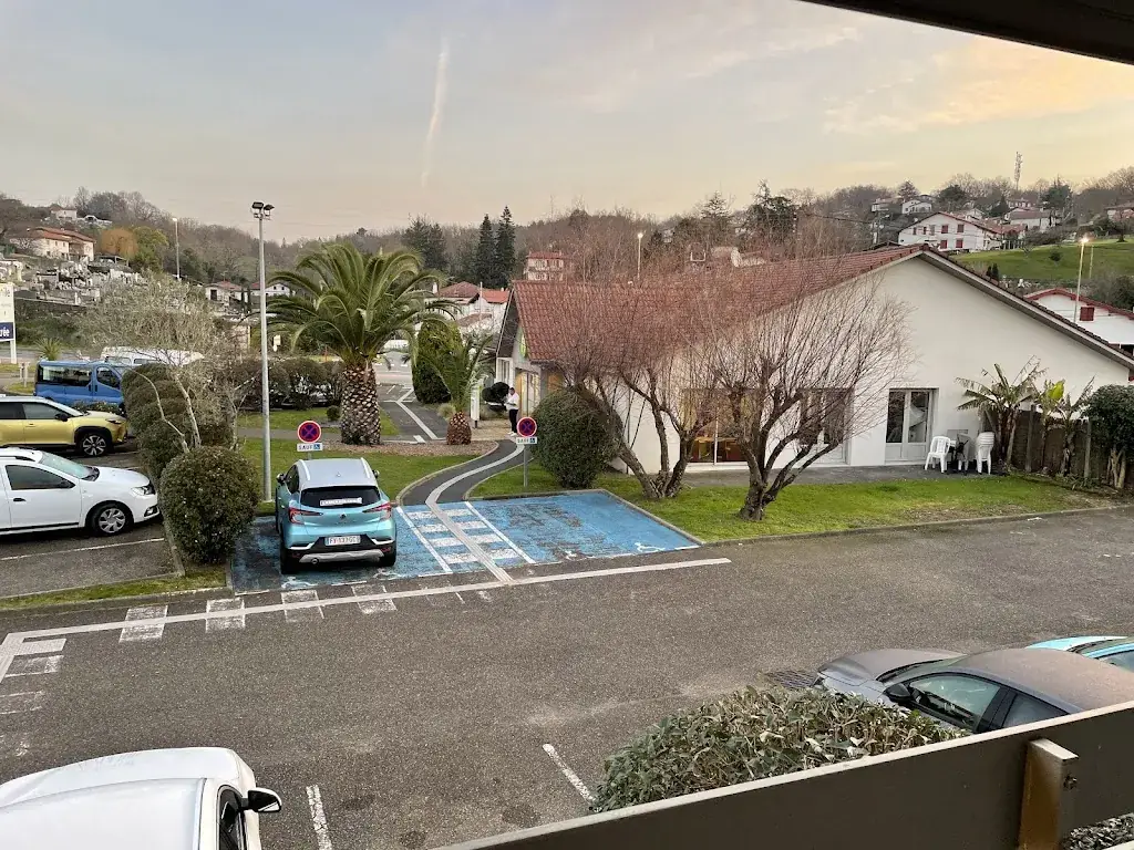 Shozab HUSSAIN._Campanile Hendaye_Hendaye_Bewertung