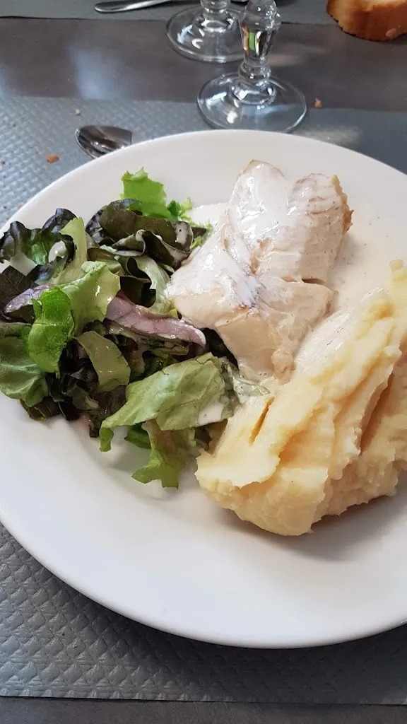 CHB 4079_Resto Bar Le Chapelais_Chapelle-Saint-Laurent_review