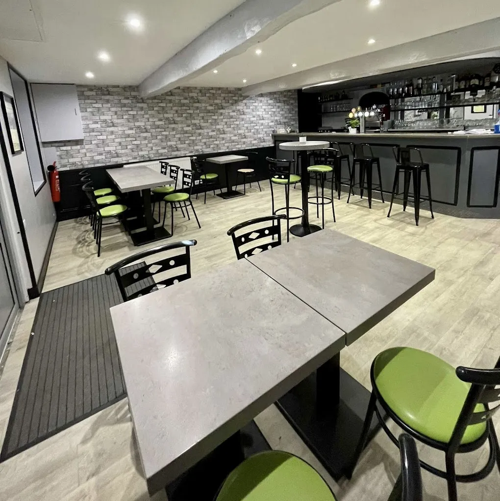 Le sandy bar rest'o restaurant in Chapelle-Saint-Laurent