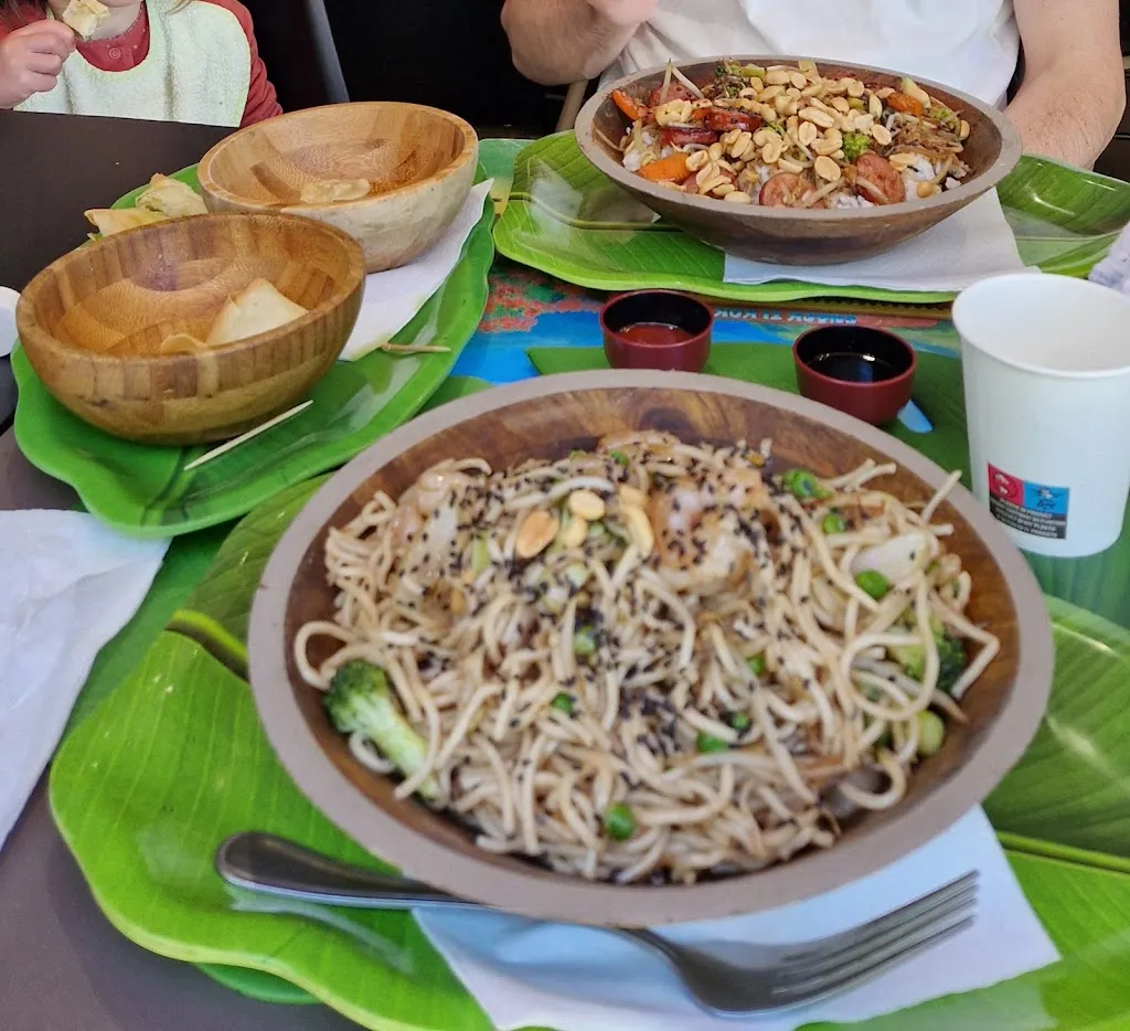 Stéph Labah_Au-Wok-kreol_Jonzac_review