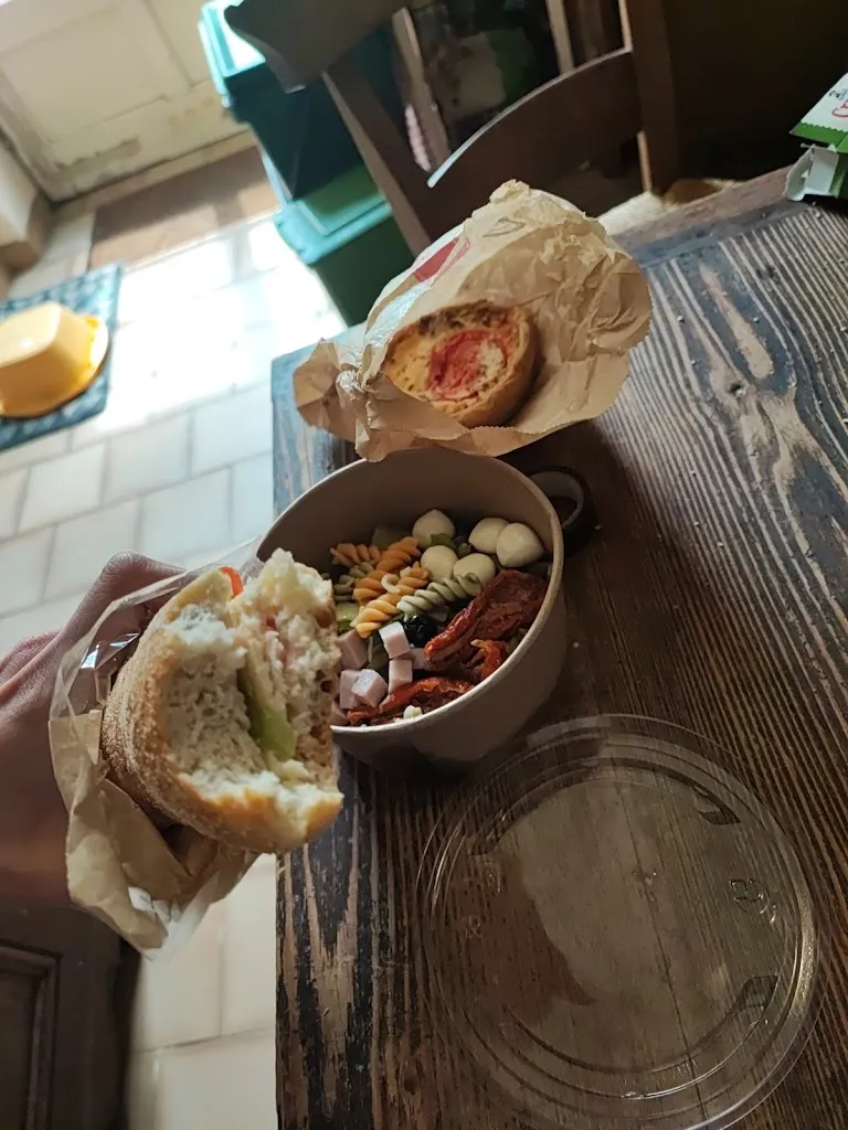 Marc E. (Marc E.)_Boulangerie Aubineau - L'équipe du fournil_Jarne_review