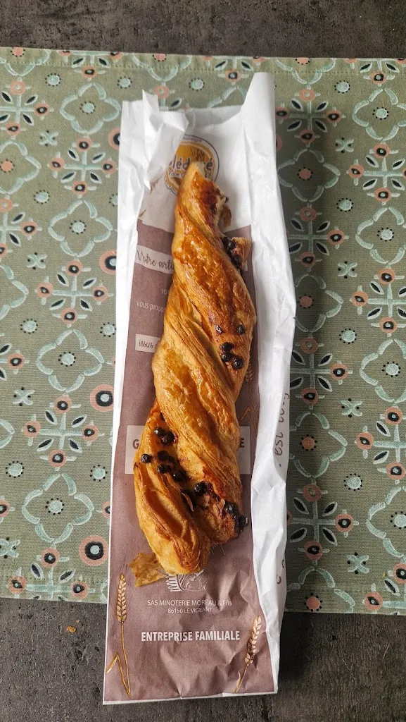 Camille_Boulangerie Aubineau - L'équipe du fournil_Jarne_review