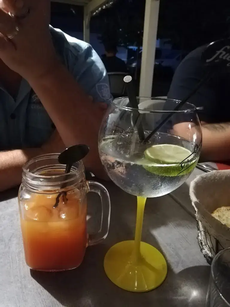 Menu_Restaurant L'escapade_Saint-Michel-de-Fronsac_immagine_3