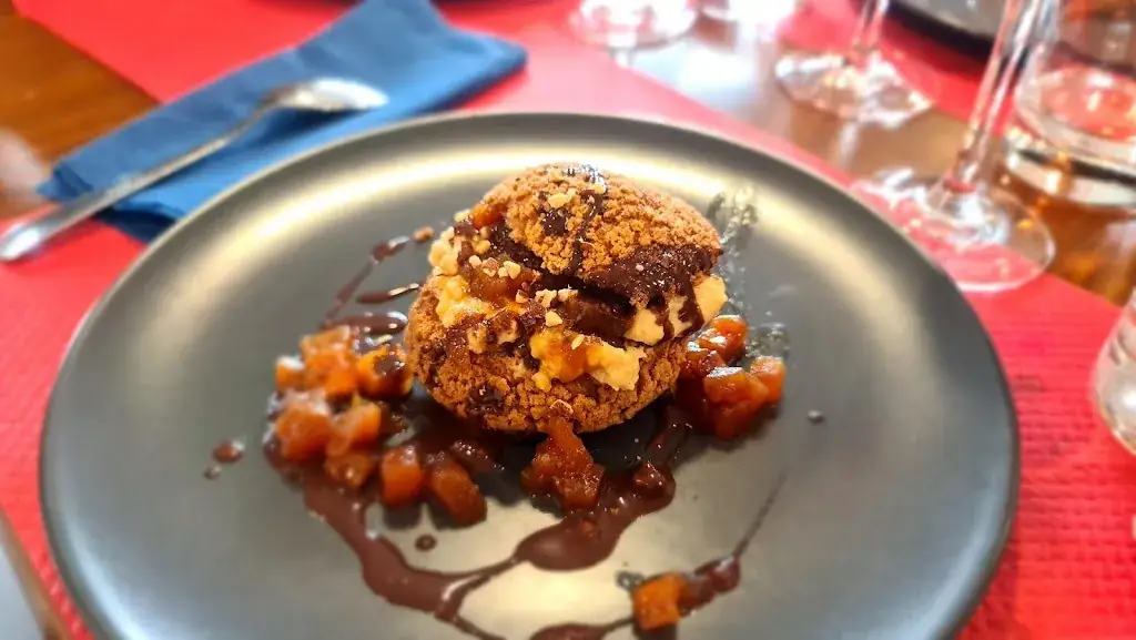 Sébastien Au Royaume Des Abeilles_Au Faitout bar restaurant_Saint-Christophe_review