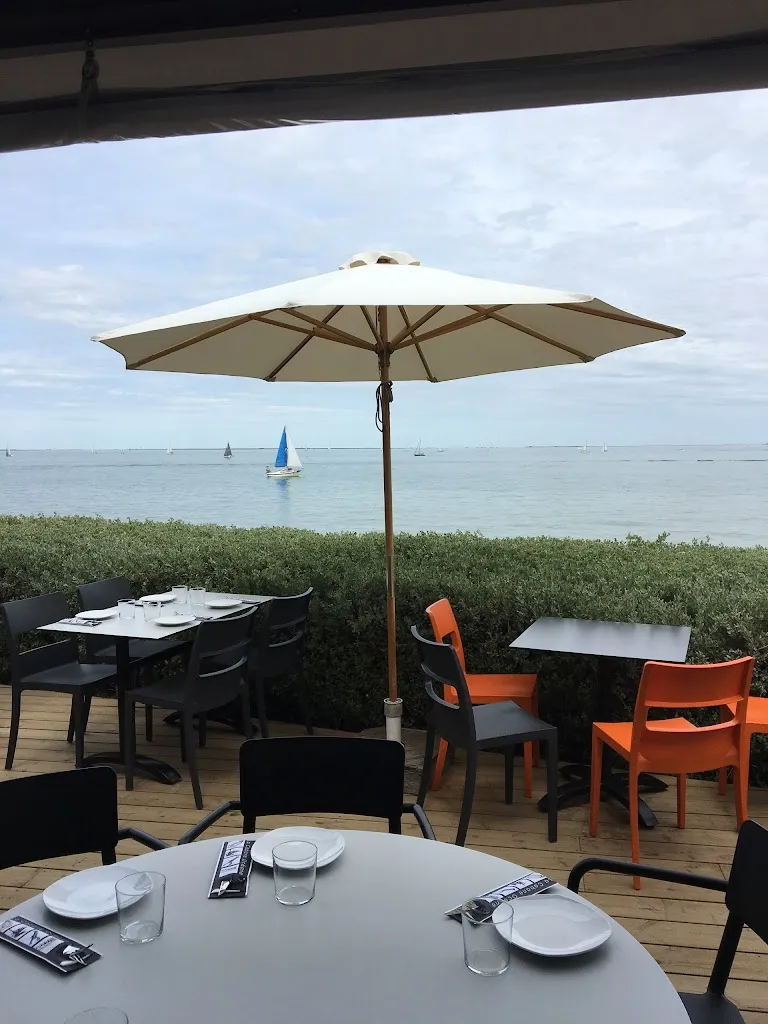 La Cabane Oceane : Nº9 Le Bar à Huîtres et La Boutique ristorante a Flotte
