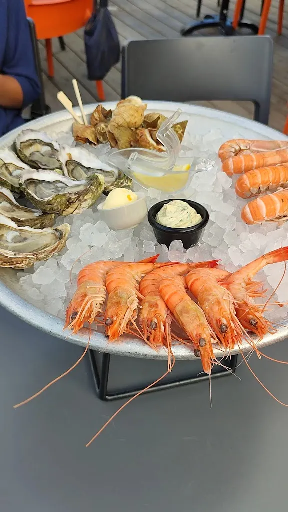 La Cabane Oceane : Nº9 Le Bar à Huîtres et La Boutique_Flotte_slider_image_2