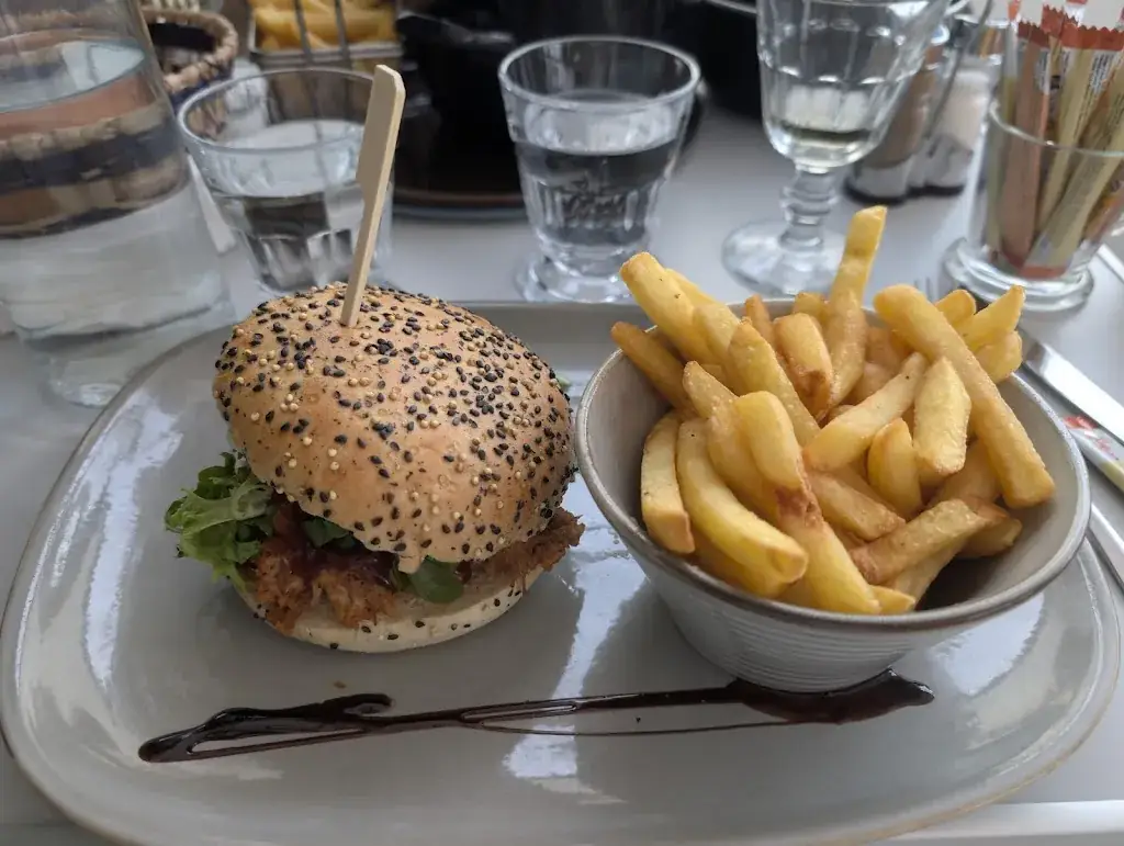 Chris Almond_Restaurant Les Pieds dans l'Eau_Flotte_review