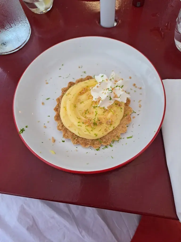 Léa Proteau_Chez Raph - Restaurant_Flotte_review