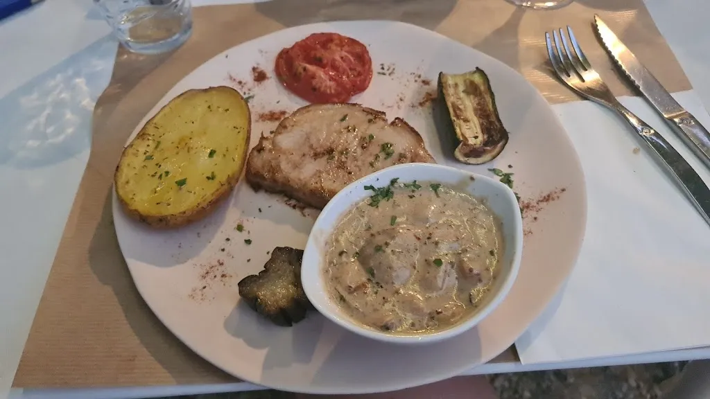 LA PASSERELLE Bistrot-Culturel_Lablachère_slider_image_2