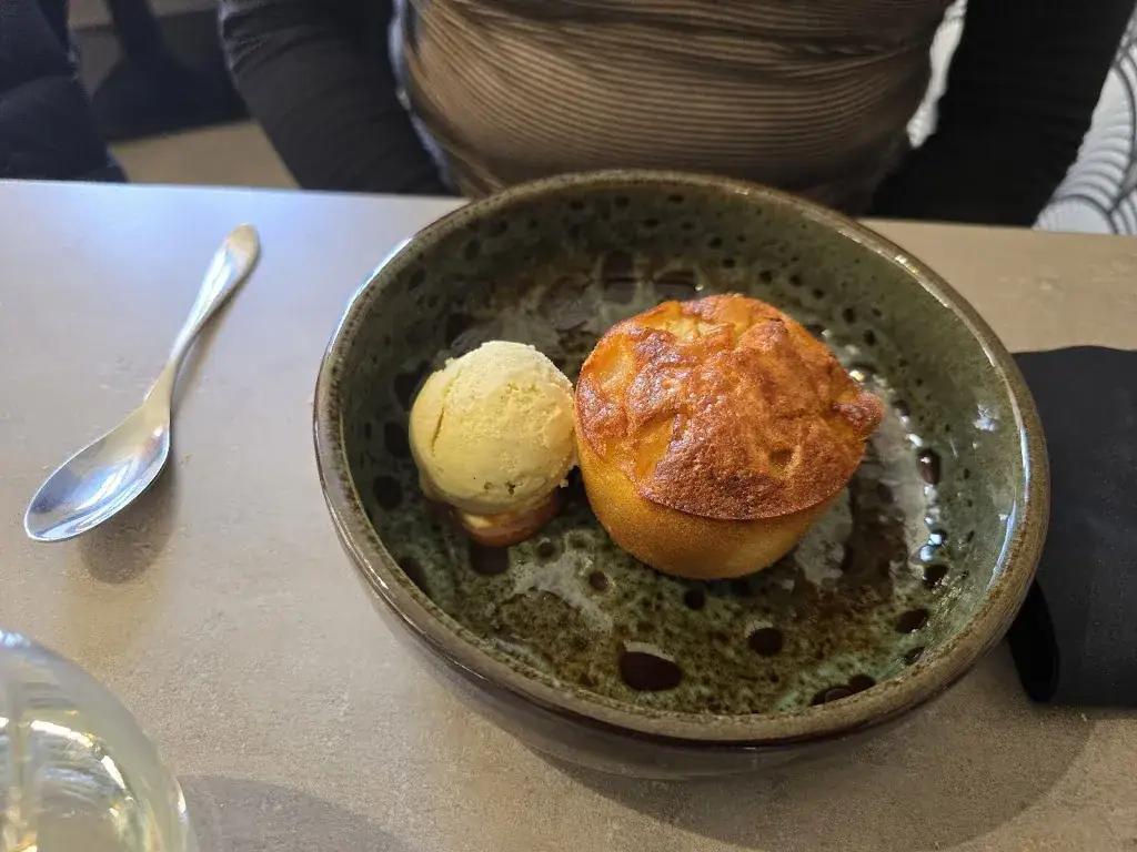 Rudy Thia Tue King_Auberge de La Roche_Roche-Posay_review