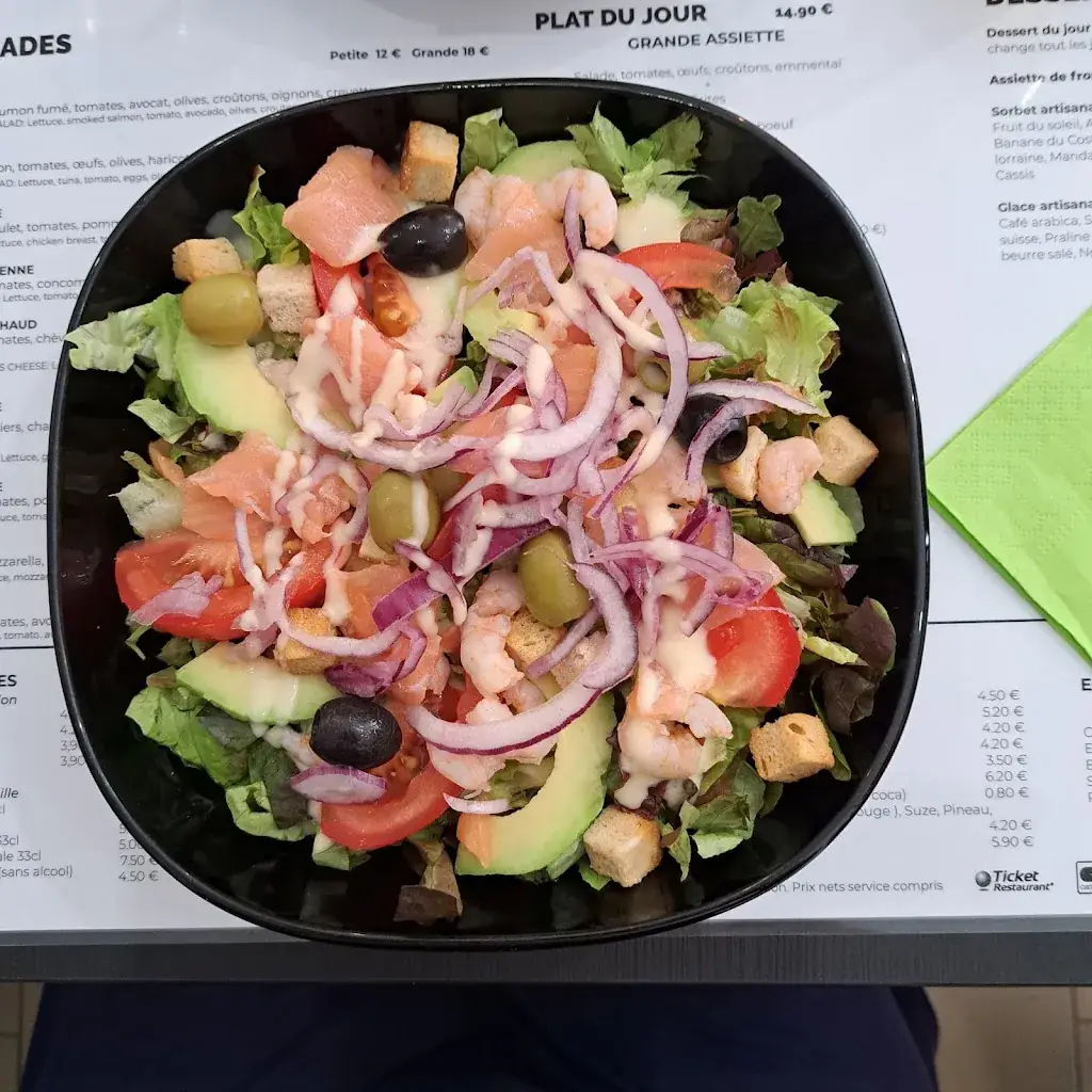 Julie Skinner_S’top salade_Roche-Posay_review