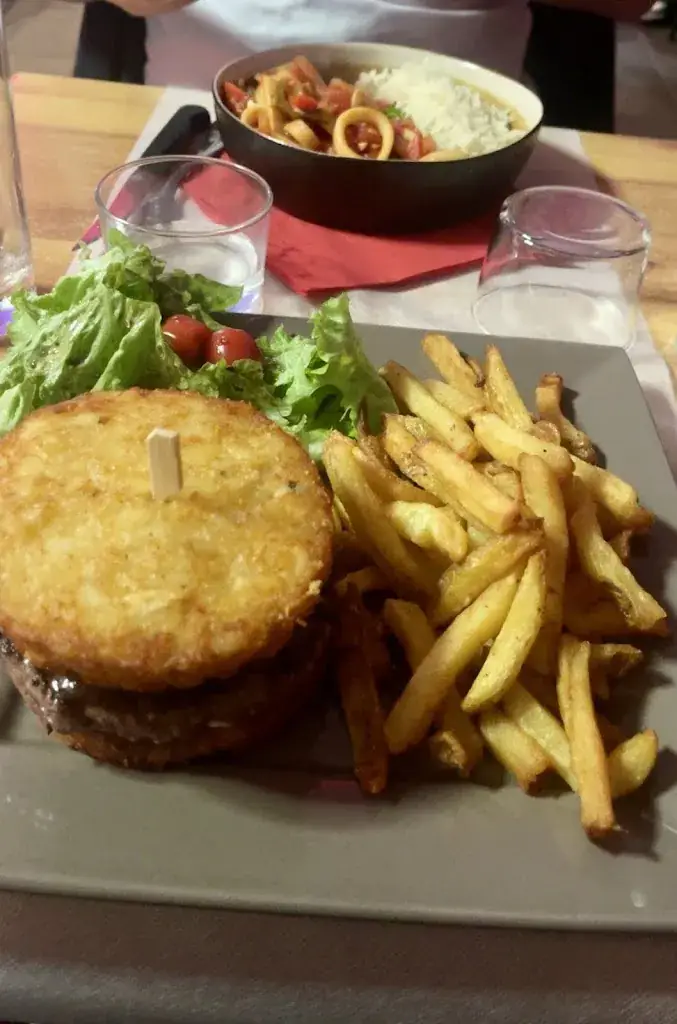 Audrey yyy_Friends Café_Sauve_review