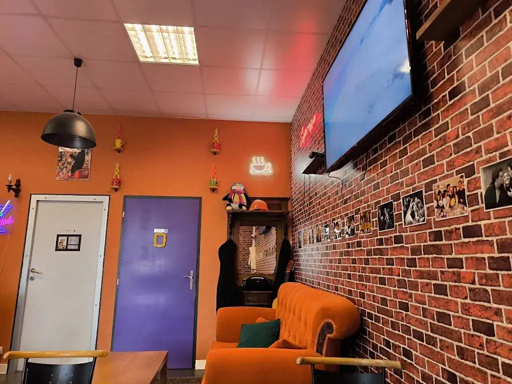 Friends Café restaurant in Sauve