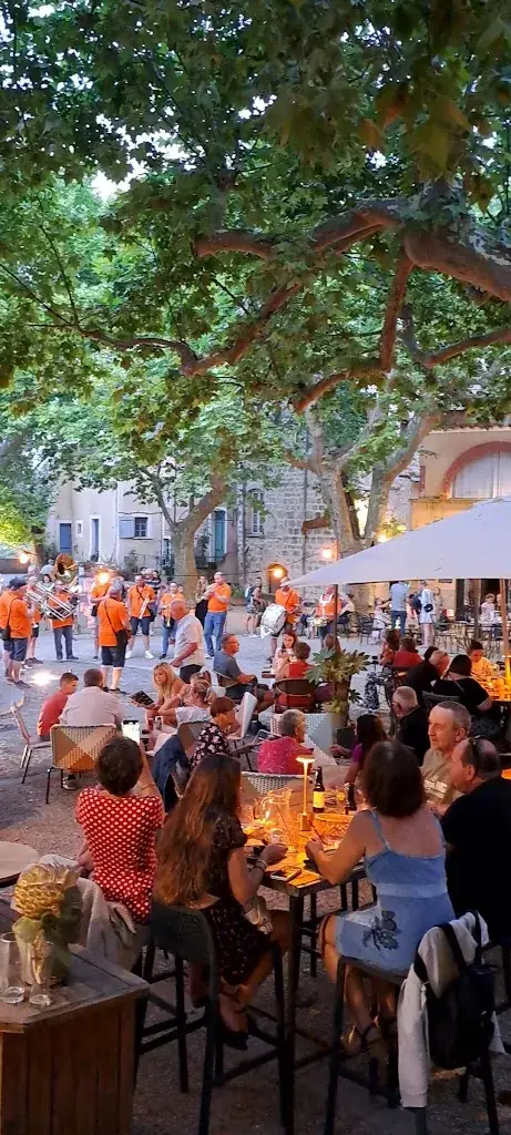 La Floriane Restaurant & Bar Pub Glacier_Sauve_slider_image_2