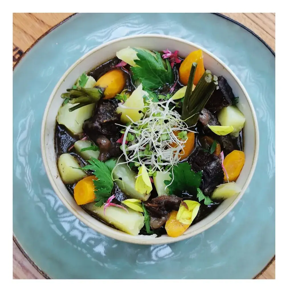 La Floriane Restaurant & Bar Pub Glacier_Sauve_slider_image_3