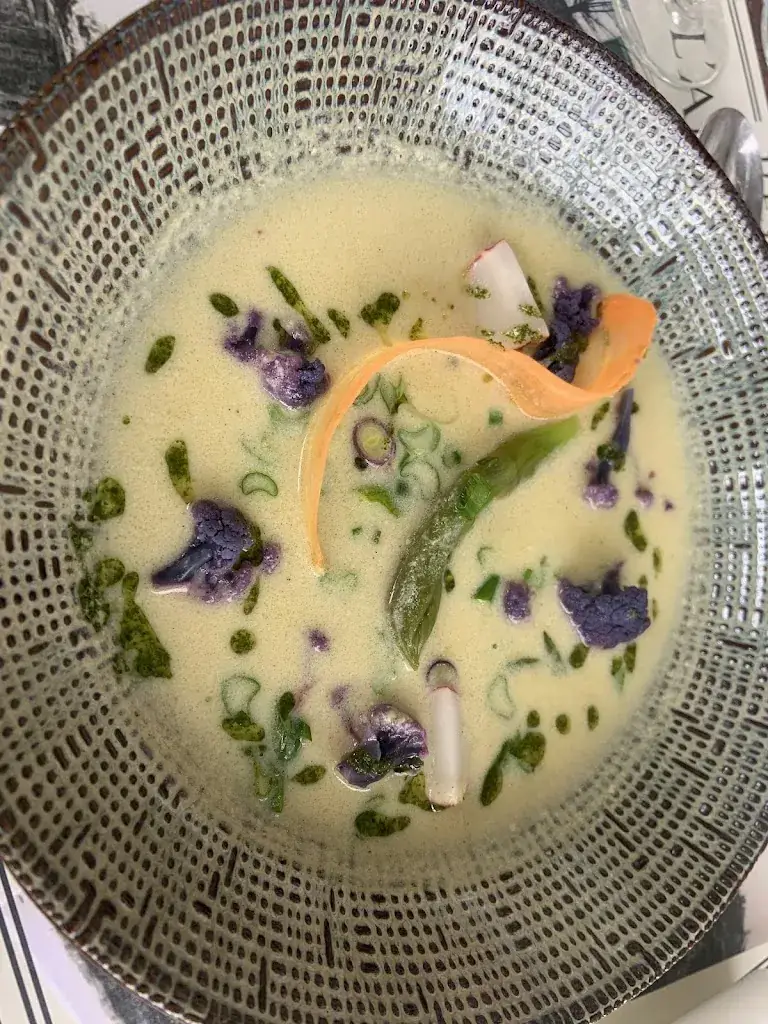 Shan Xu_L'Ancienne Gare_Sauve_review