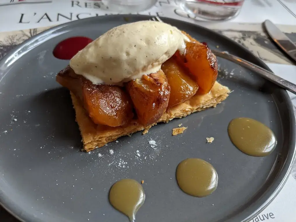 Glen Creasy_L'Ancienne Gare_Sauve_review