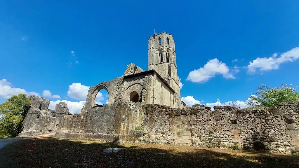 Grande-Sauve Abbey restaurante en Sauve