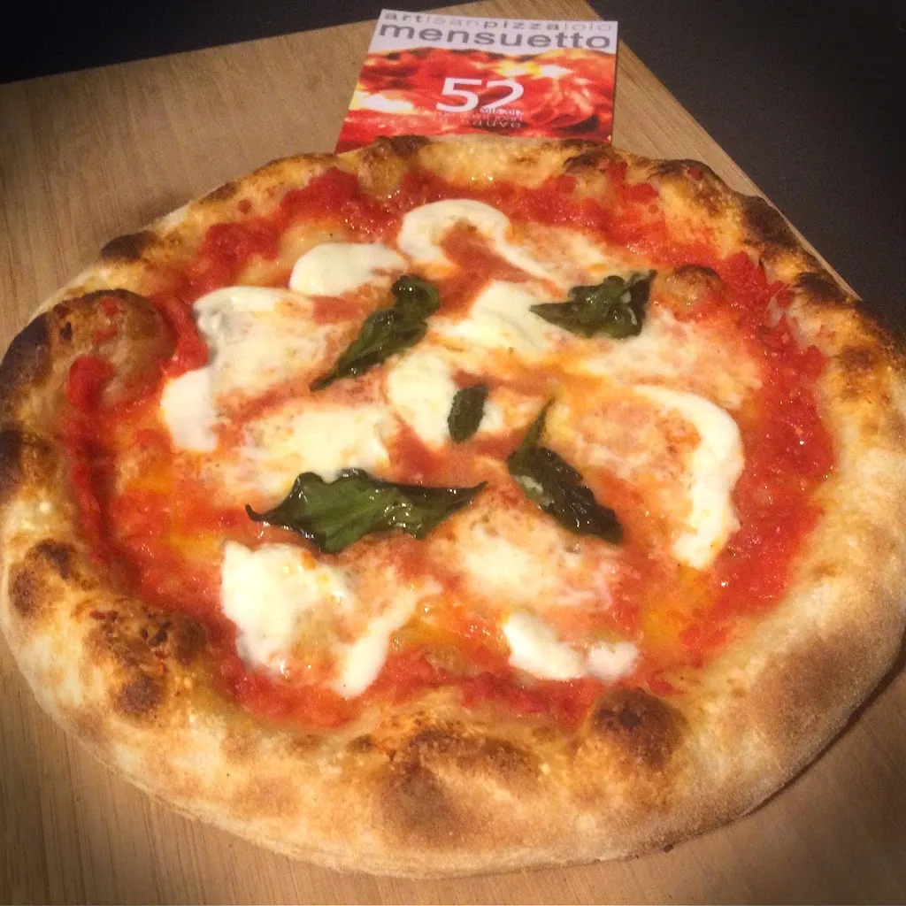 Mensuetto pizze_Sauve_slider_image_1