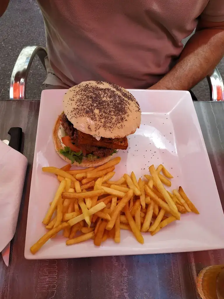 Martine Roux_L'Estanco_Lablachère_review