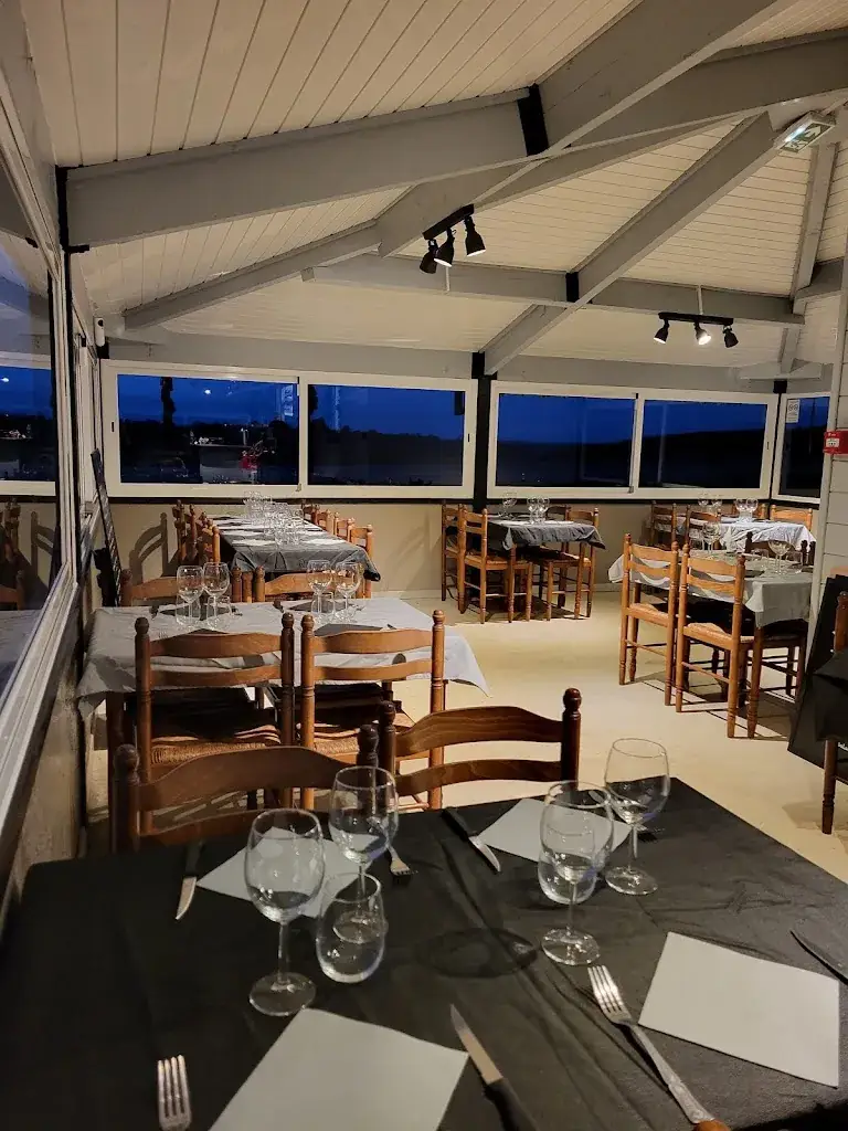 La Cabane restaurant in Capian